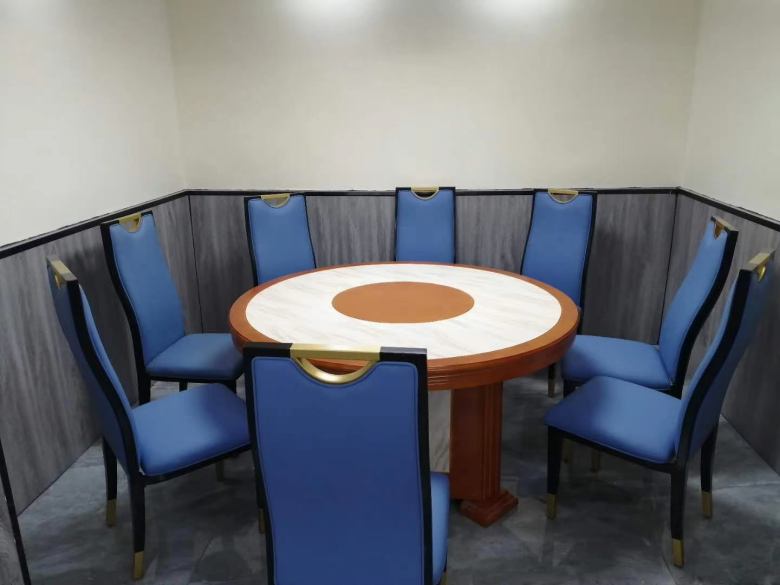 西安實(shí)木餐桌椅.jpg